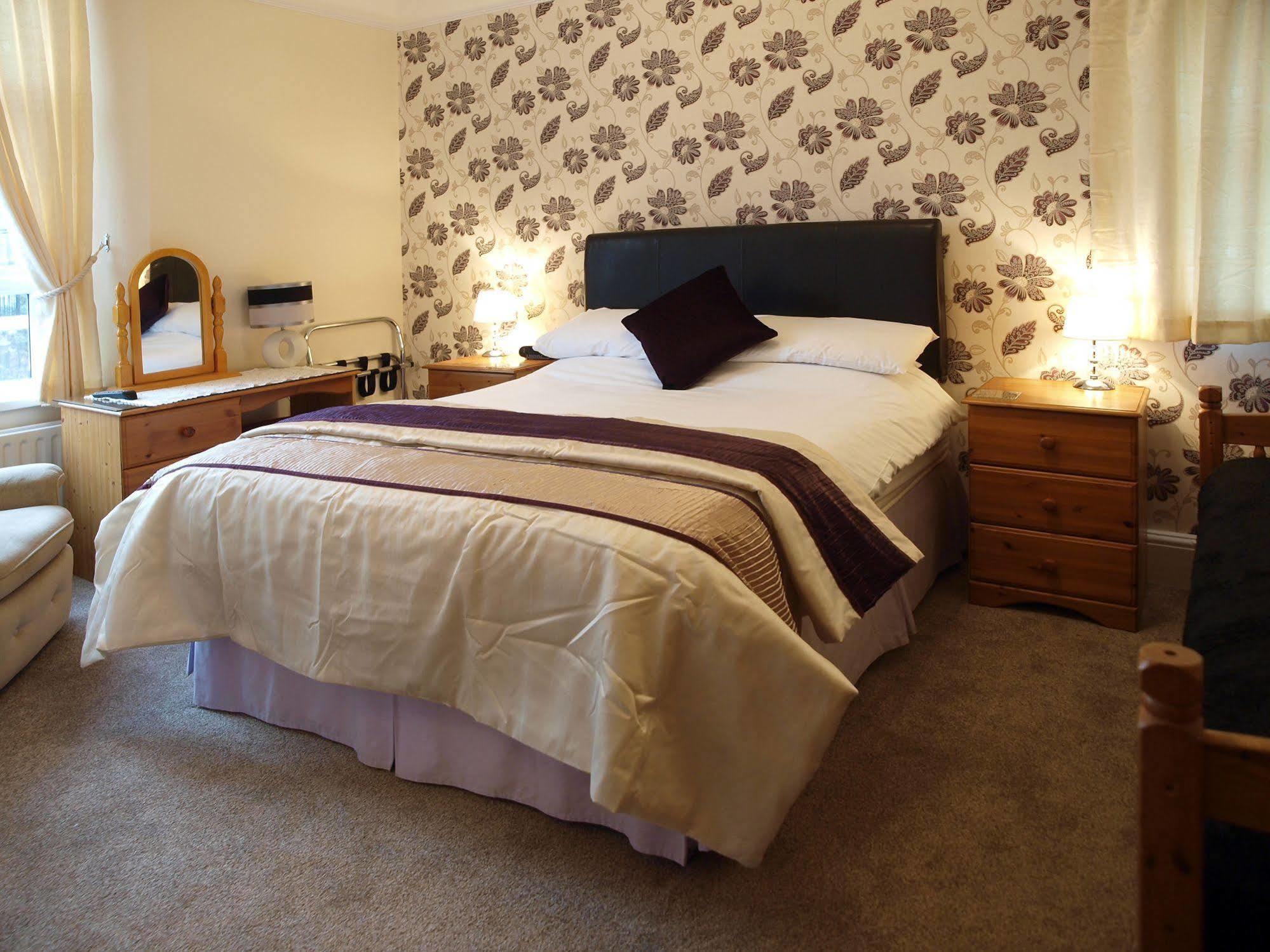 Bed & Breakfast Court 4*